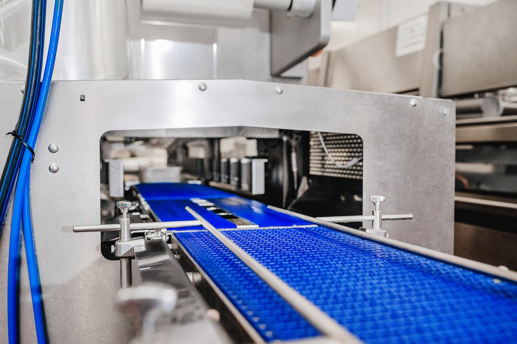 Environmentally friendly recyclable conveyor belt material obtains international green certification.